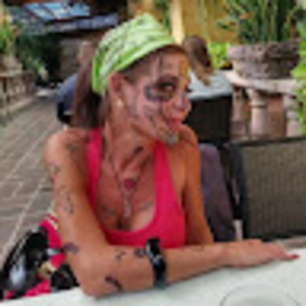 Meet your Posher, Lanie